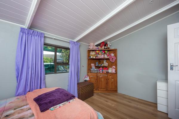5 Bedroom Property for Sale in Denneoord Western Cape